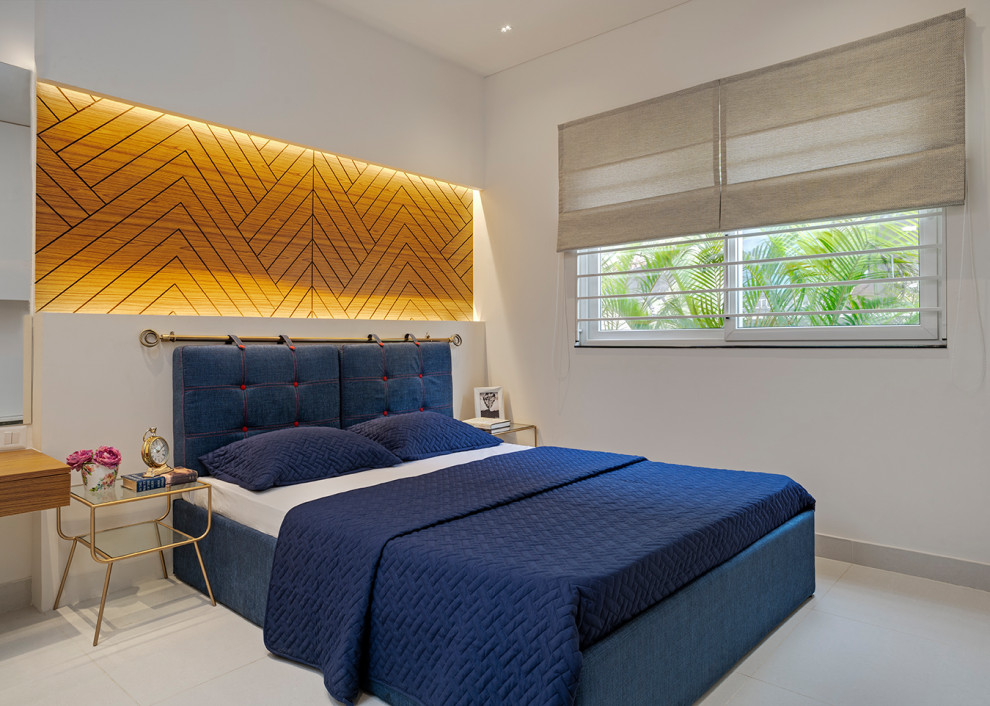 Inspiration for a modern bedroom remodel in Bengaluru