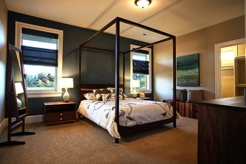 Inspiration for a classic bedroom in Portland.