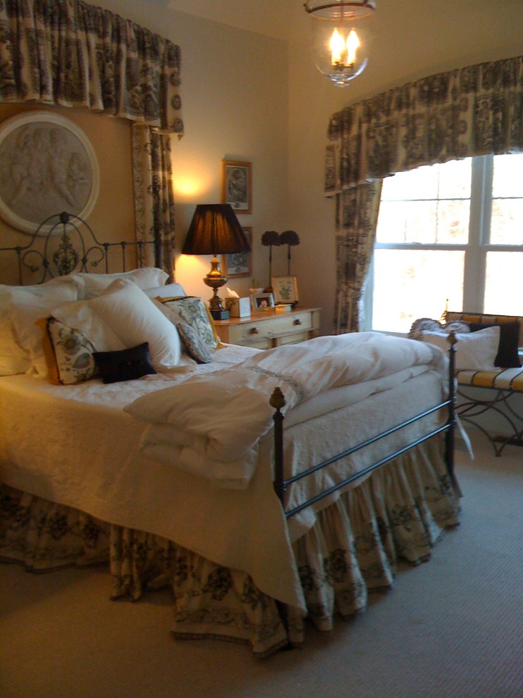 Свежая идея для дизайна: спальня в классическом стиле - отличное фото интерьера