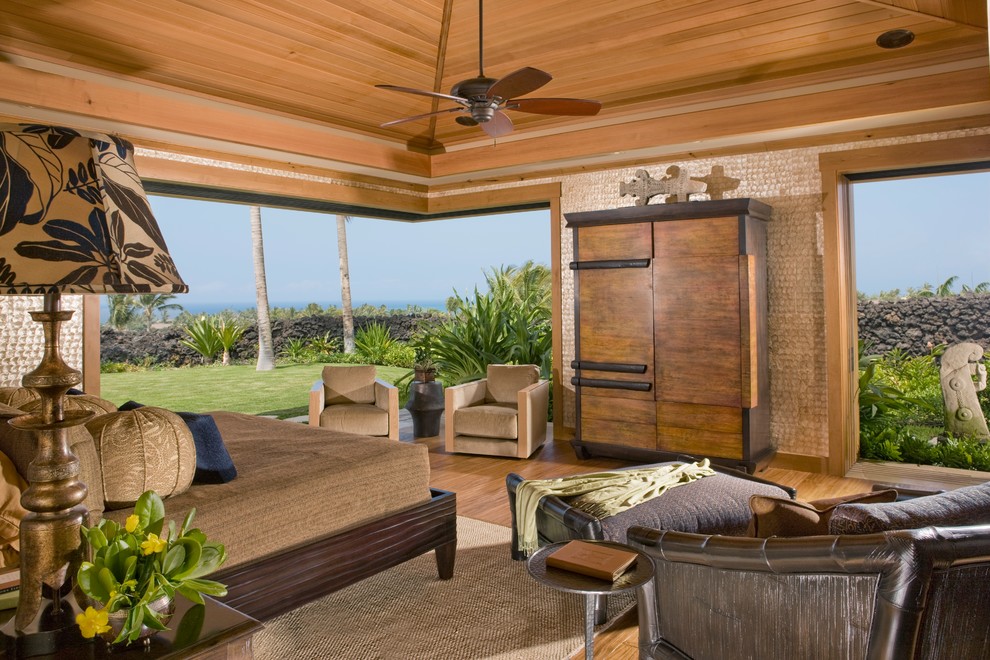 Inspiration for a tropical bedroom remodel in Hawaii
