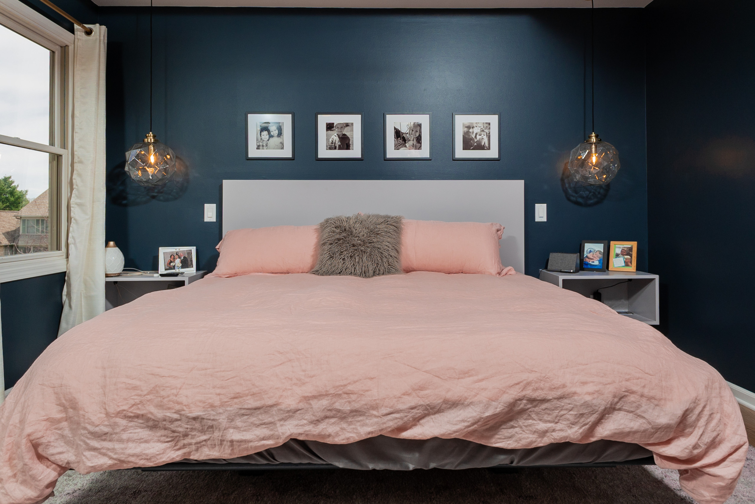 ピンクのおしゃれな寝室の画像 21年9月 Houzz ハウズ