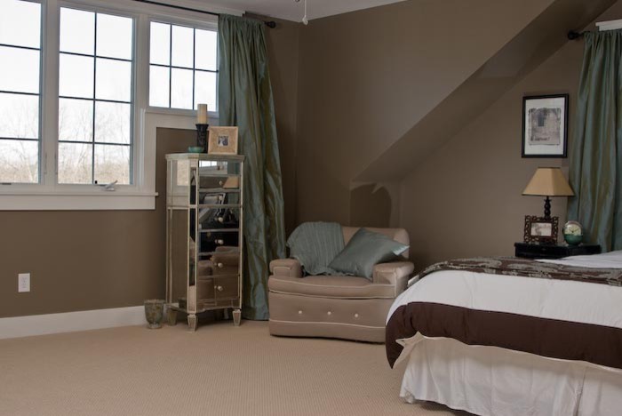 This is an example of a traditional bedroom in Indianapolis.