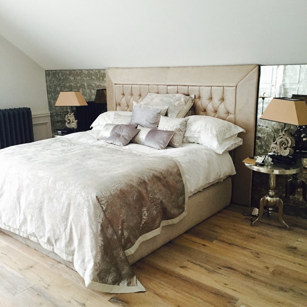 This is an example of a classic bedroom in Dublin.