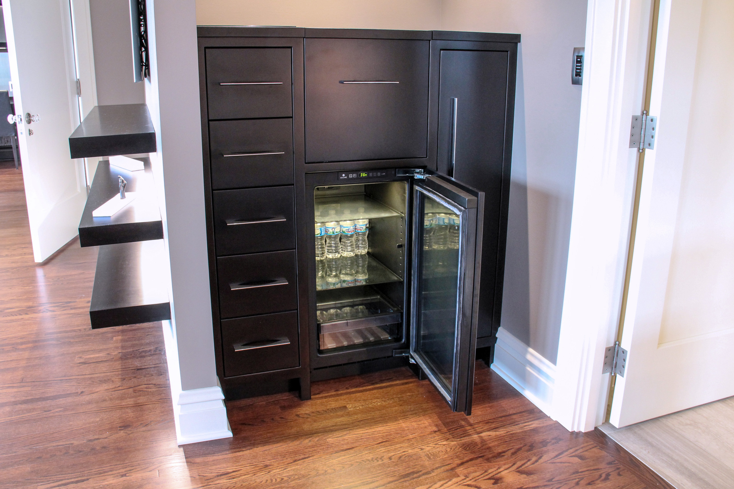 Coffee Bar And Mini Fridge In Master Bat - Photos & Ideas