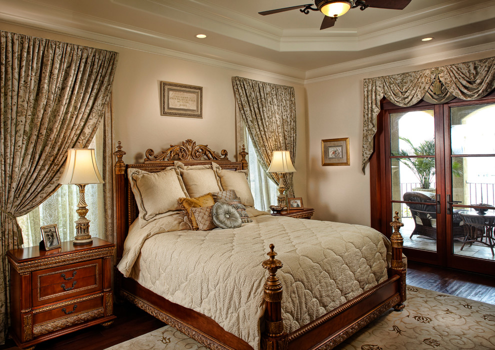 Tuscan bedroom photo in Atlanta