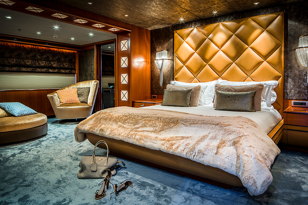Elegant bedroom photo in Amsterdam