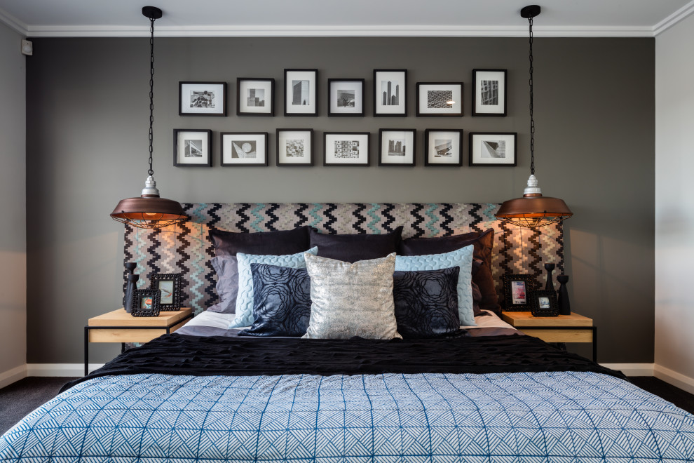 Modernes Schlafzimmer mit grauer Wandfarbe, Teppichboden und schwarzem Boden in Sydney