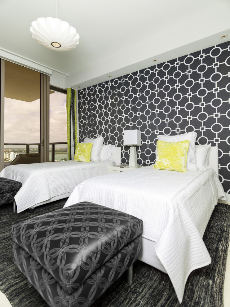 Imagen de habitación de invitados actual de tamaño medio sin chimenea con paredes blancas y suelo de baldosas de porcelana