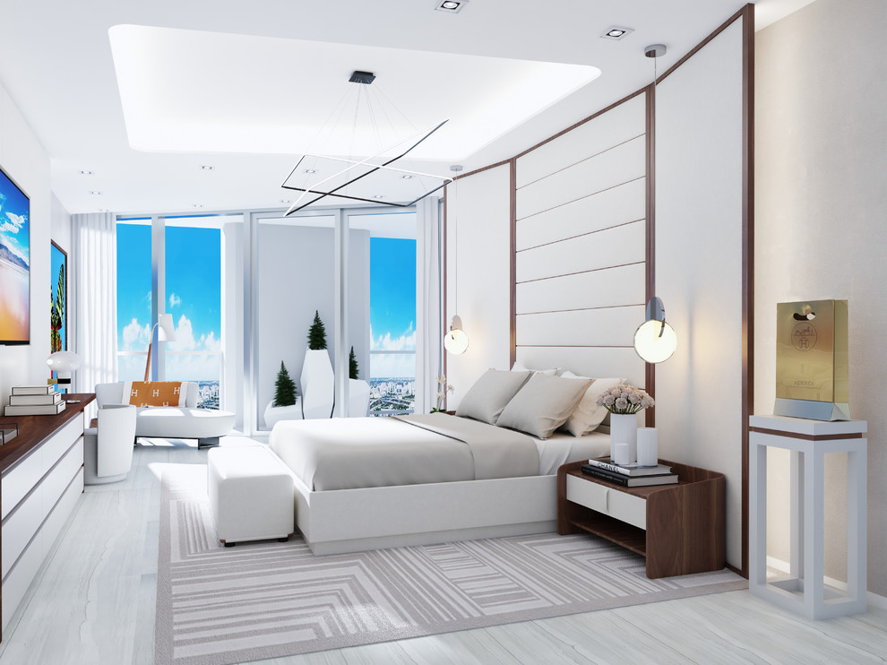 Geräumiges Modernes Hauptschlafzimmer mit weißer Wandfarbe, Marmorboden und beigem Boden in Miami