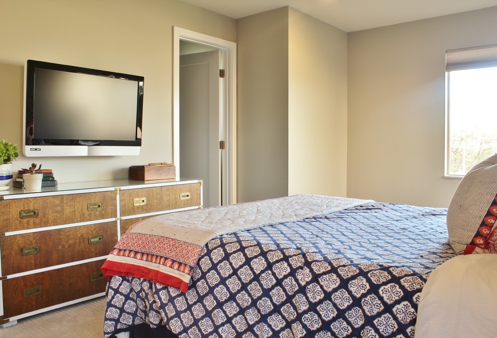 Mid-century modern bedroom photo in Seattle