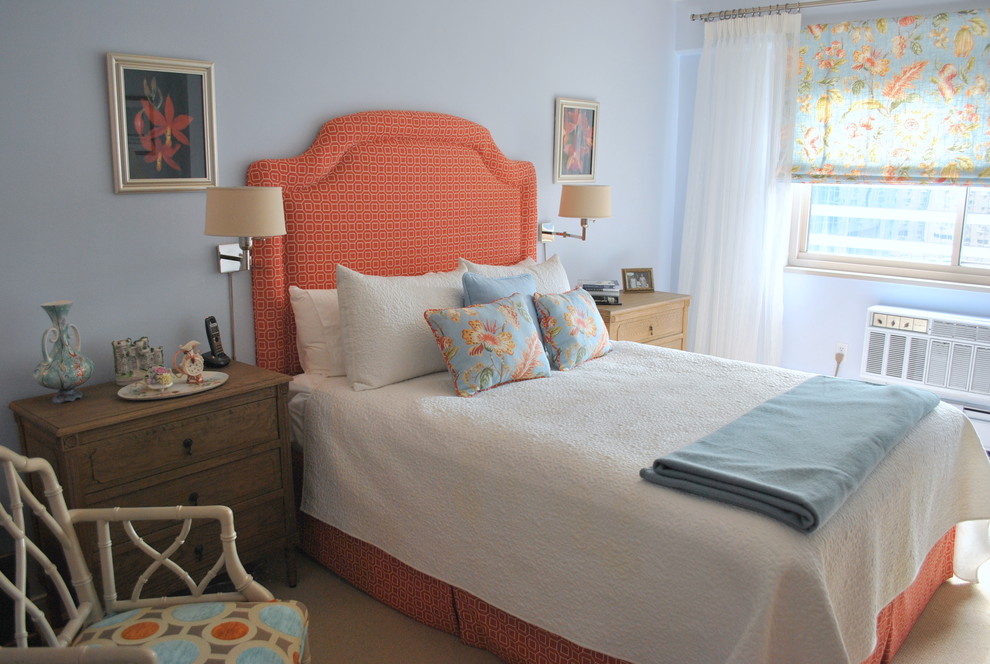 Ejemplo de habitación de invitados vintage de tamaño medio sin chimenea con paredes beige y moqueta