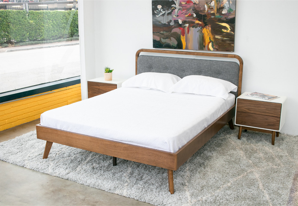 Example of a mid-sized 1960s master carpeted bedroom design in Houston with white walls