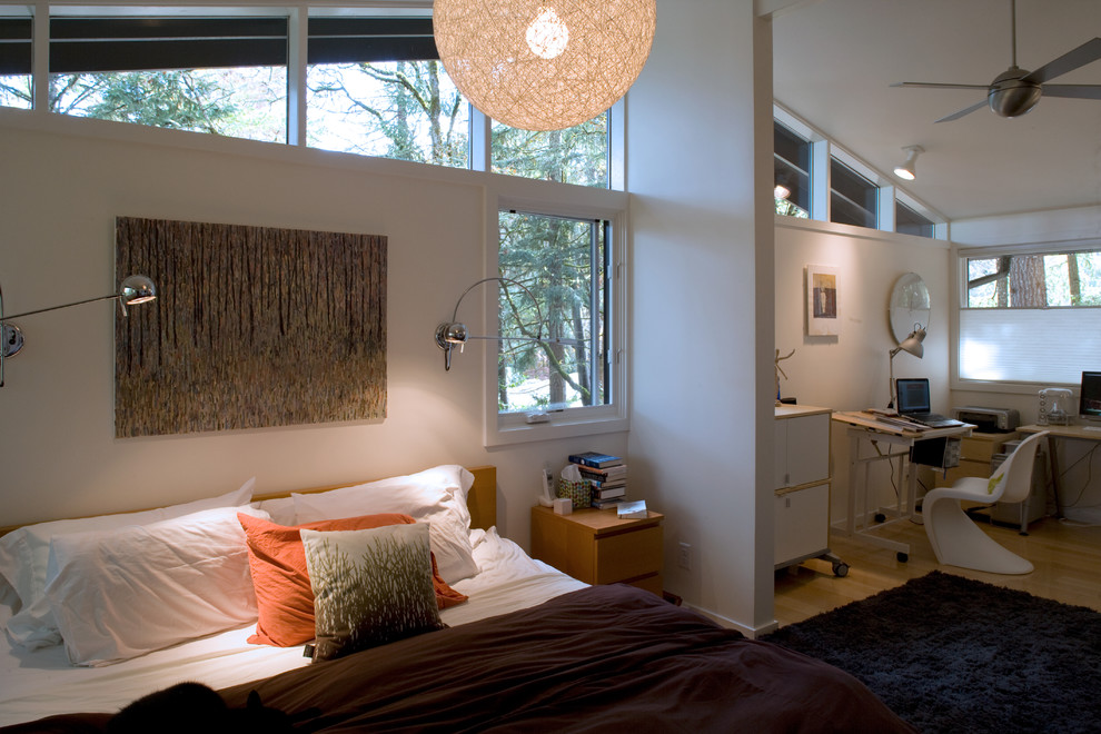 Inspiration for a midcentury bedroom in Portland.