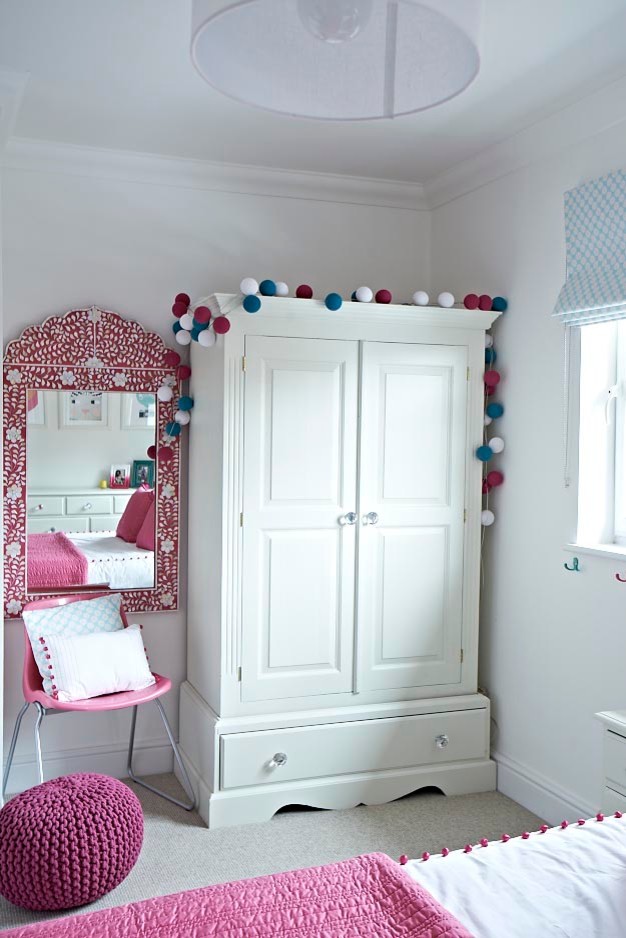 Elegant bedroom photo in Buckinghamshire