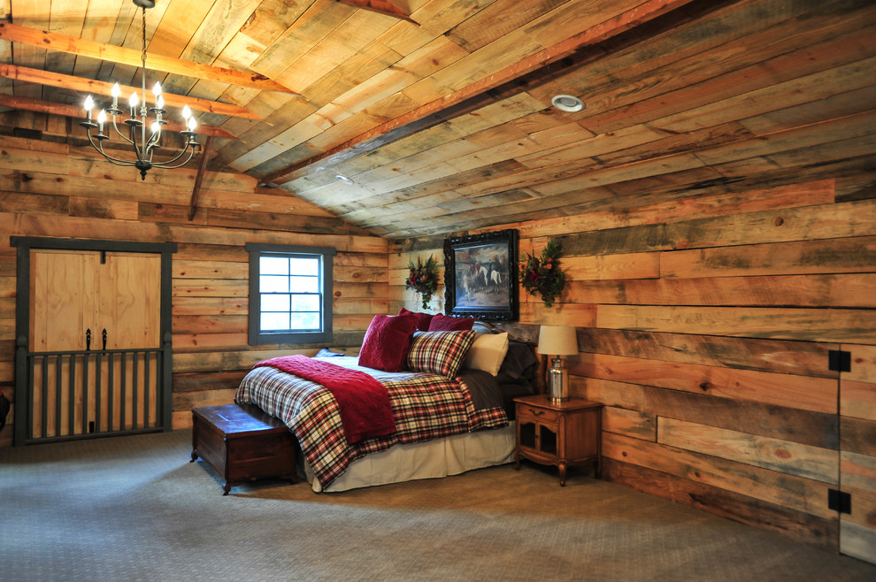 Ejemplo de dormitorio rústico con paredes marrones, moqueta y suelo gris