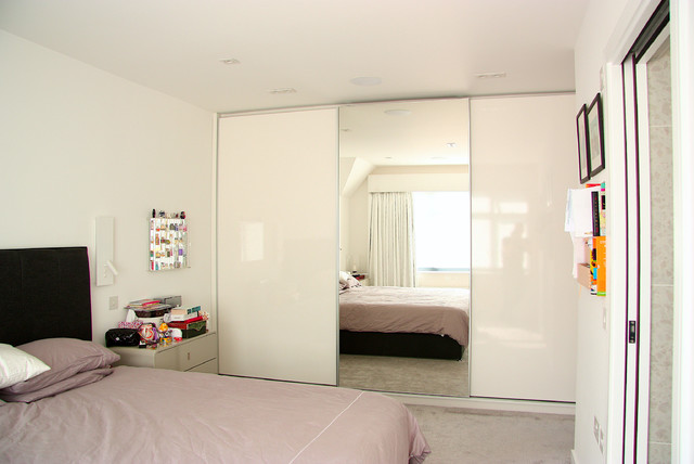 Mirror Gloss Sliding Wardrobe - Contemporary - Bedroom - London - by Smart  Fit Wardrobes | Houzz IE