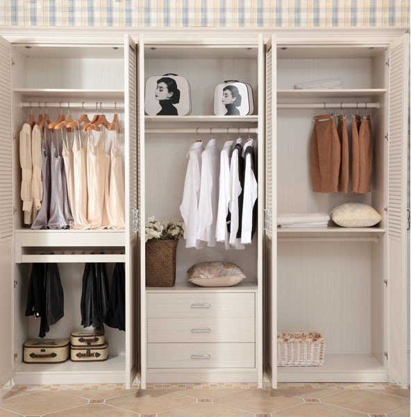 Wardrobe Guide Hinged vs Sliding Doors