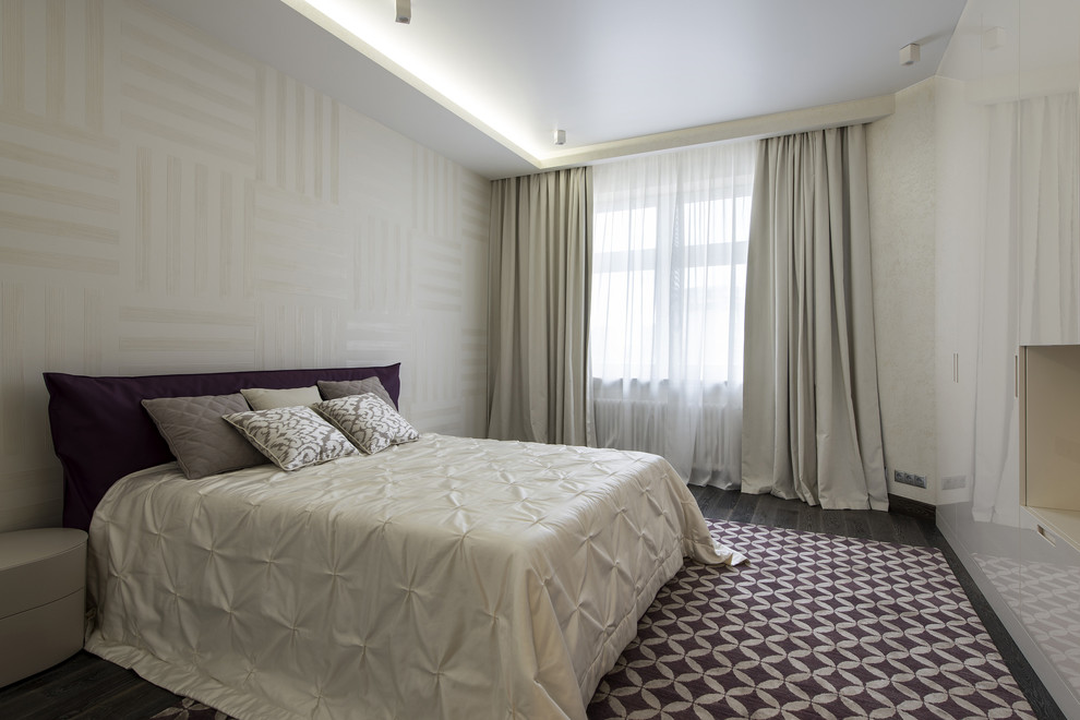 Elegant bedroom photo in Palma de Mallorca