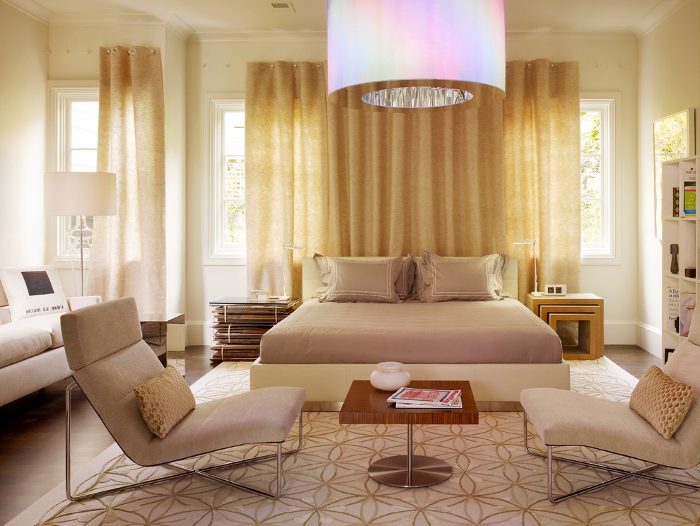 Foto di una camera da letto minimal con pareti beige
