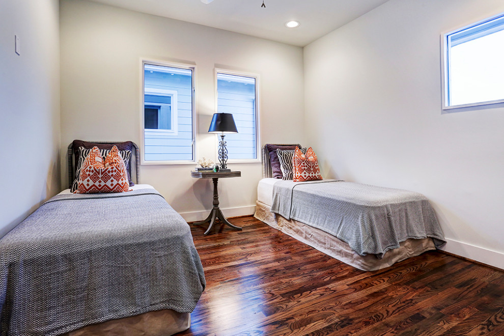 Bedroom - contemporary bedroom idea in Houston