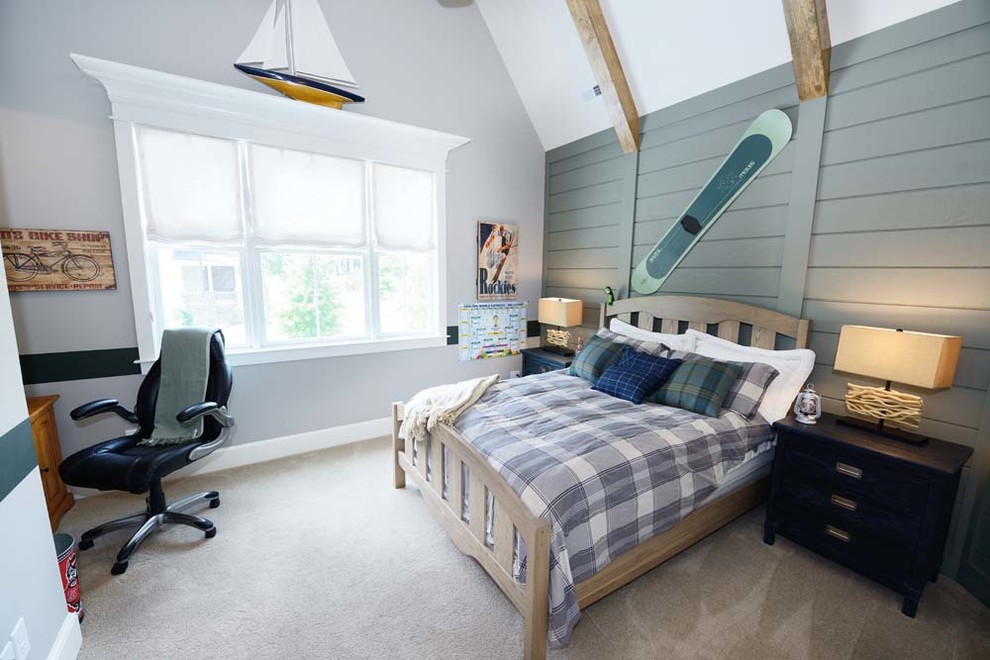 Mittelgroßes Modernes Schlafzimmer ohne Kamin mit grauer Wandfarbe und Teppichboden in Raleigh