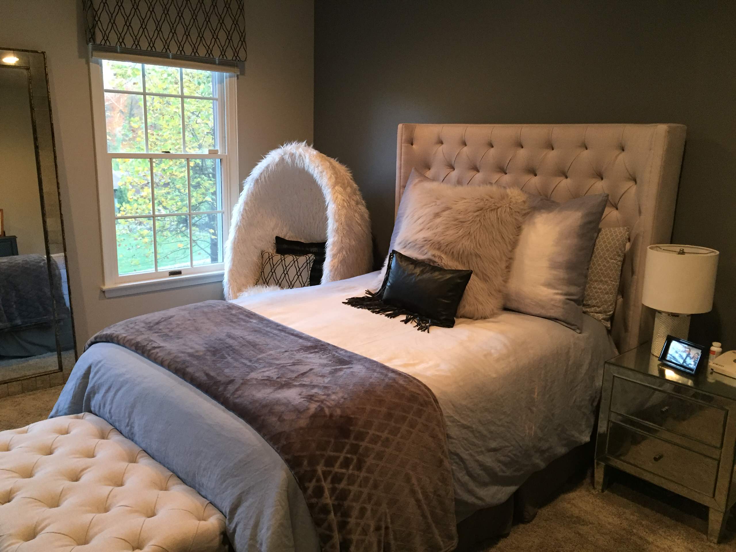Modern Gray And Black Teen Girl Bedroom, Bed Frames For Teenage Girl