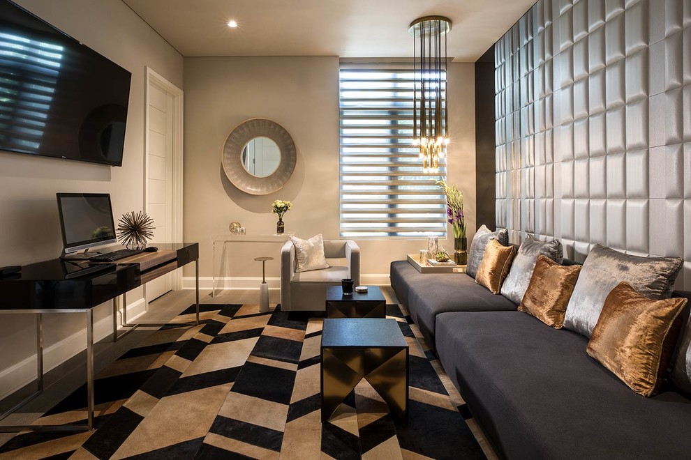 Imagen de habitación de invitados contemporánea de tamaño medio con paredes multicolor, suelo de madera clara y suelo beige