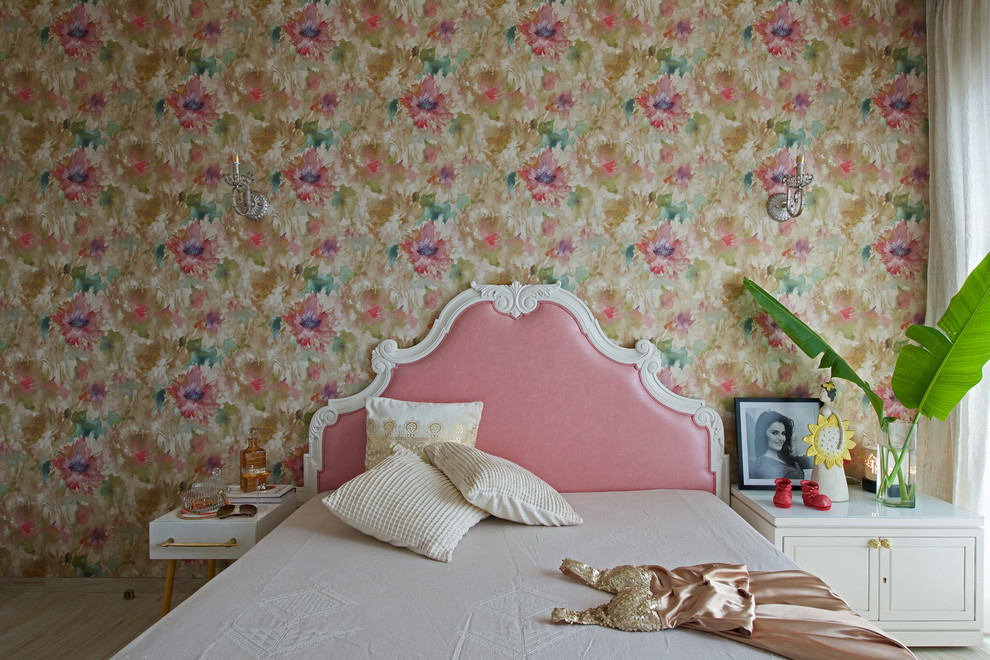 Inspiration for a shabby-chic style bedroom in Mumbai.