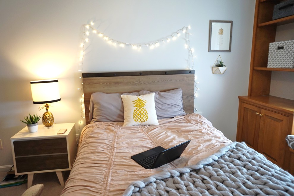 Foto de dormitorio clásico renovado pequeño