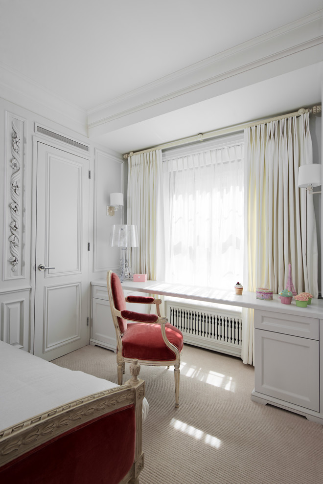 Пример оригинального дизайна: спальня в современном стиле с белыми стенами и ковровым покрытием