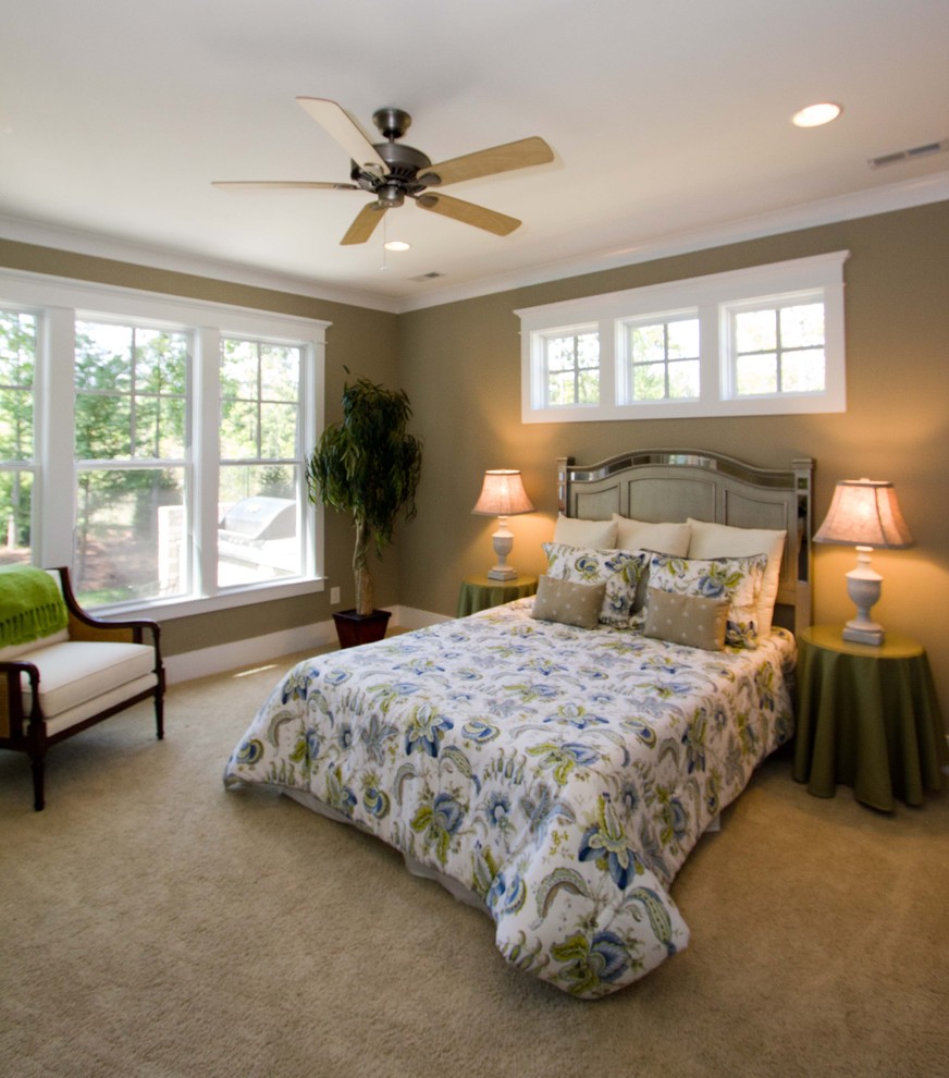 Inspiration for a timeless bedroom remodel in Wilmington
