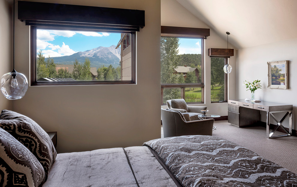 Стильный дизайн: хозяйская спальня среднего размера в современном стиле с серыми стенами и ковровым покрытием без камина - последний тренд
