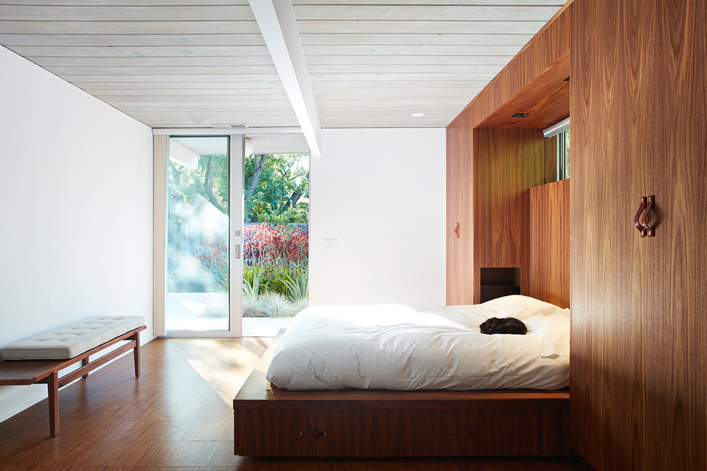 This is an example of a midcentury bedroom in San Francisco.