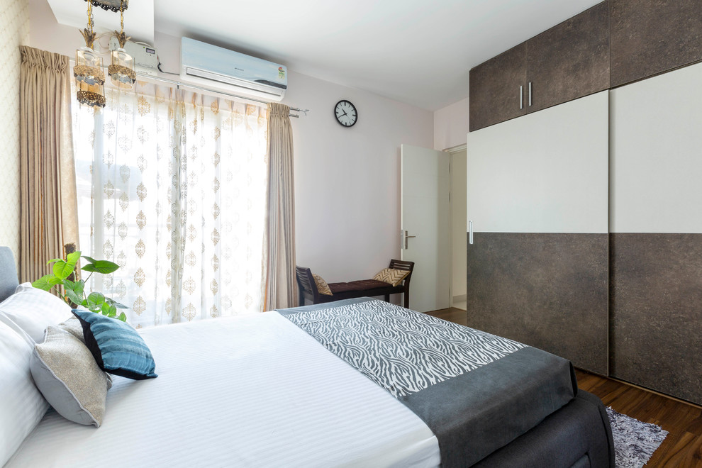 Bedroom - zen bedroom idea in Bengaluru