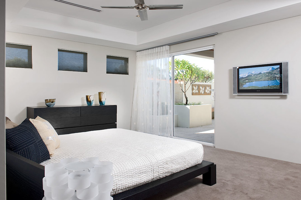 Bedroom - contemporary carpeted bedroom idea in Perth