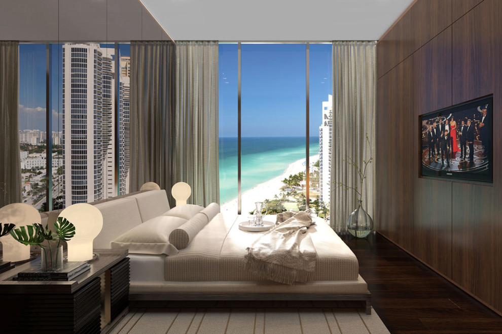 Bedroom photo in Miami