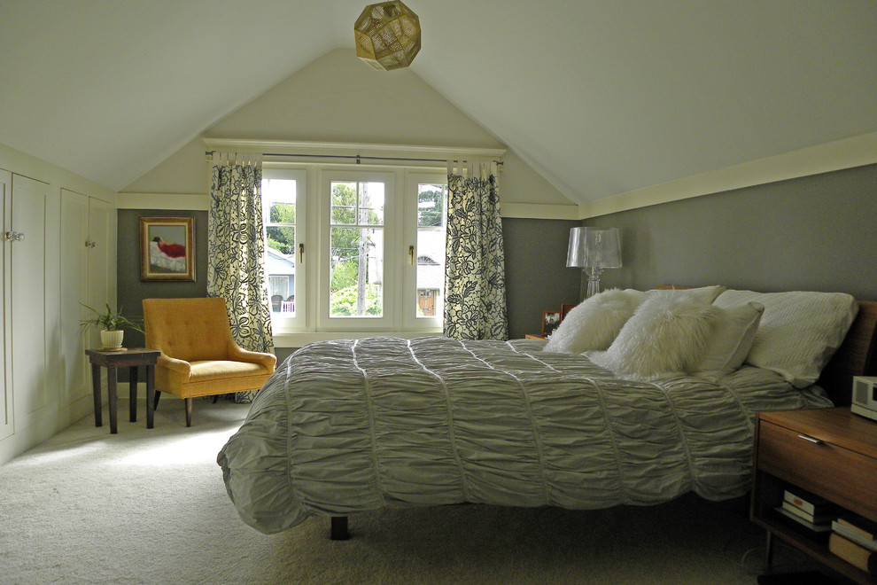Classic bedroom in Seattle.