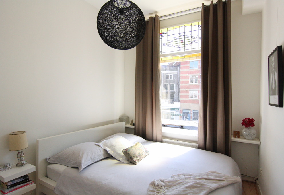 アムステルダムにあるコンテンポラリースタイルのおしゃれな寝室のインテリア