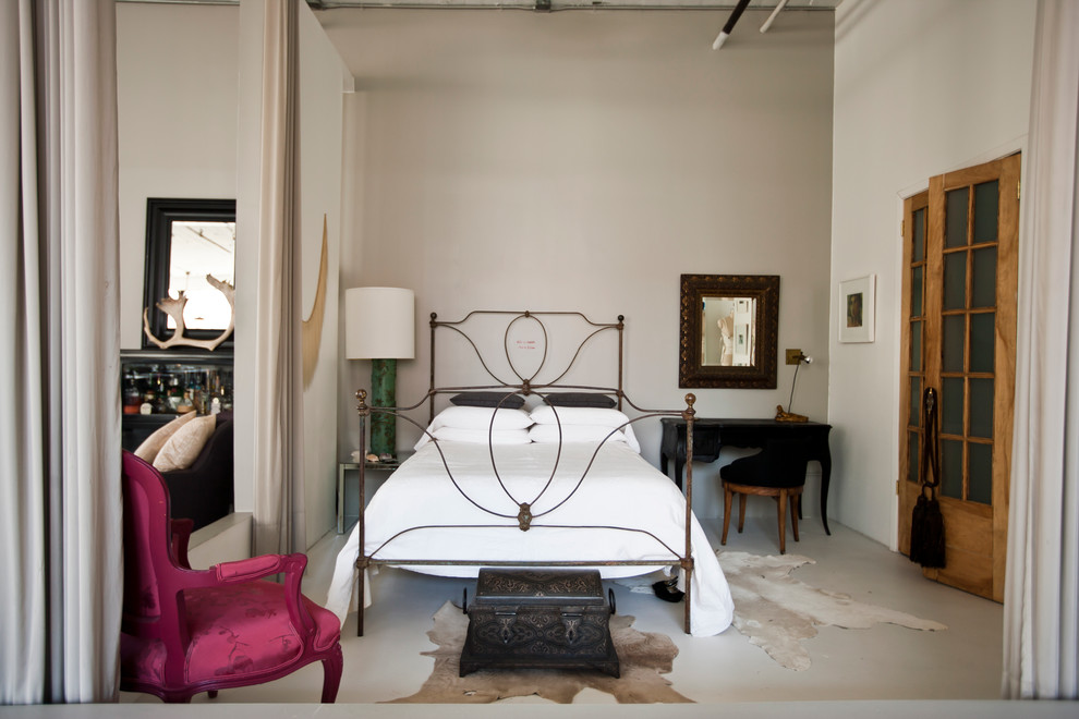 ニューヨークにあるインダストリアルスタイルのおしゃれな寝室