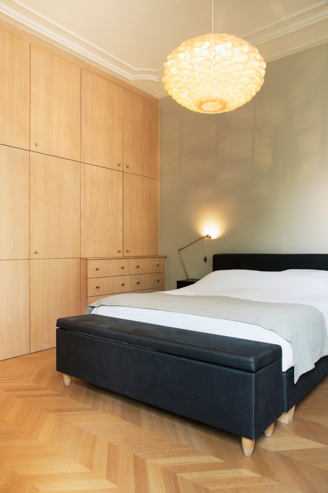 Design ideas for a contemporary bedroom in Amsterdam.