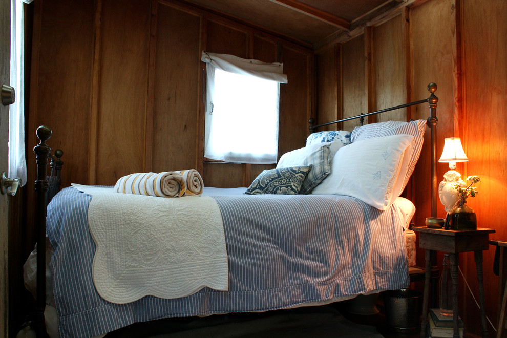 Bedroom - small eclectic bedroom idea in San Francisco
