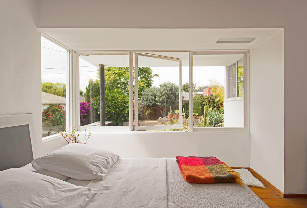 Inspiration for a midcentury bedroom in Los Angeles.