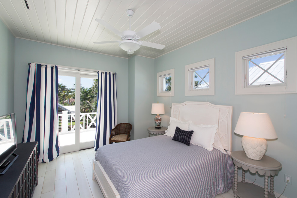 Coastal bedroom in Miami.