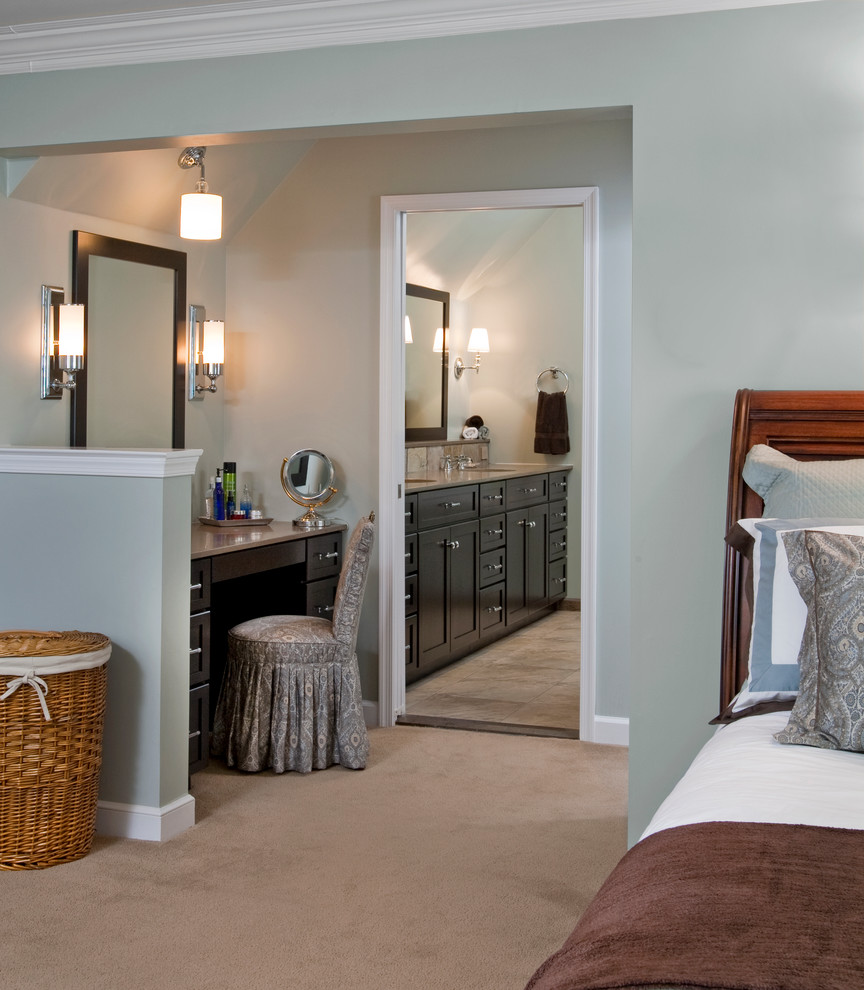 Example of an eclectic bedroom design in Philadelphia