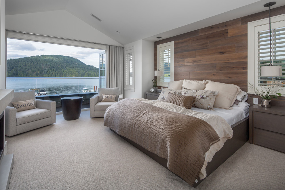 Ispirazione per una camera da letto costiera con pareti bianche, moquette e pavimento grigio