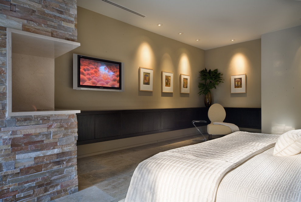 Design ideas for a modern bedroom in Orlando.