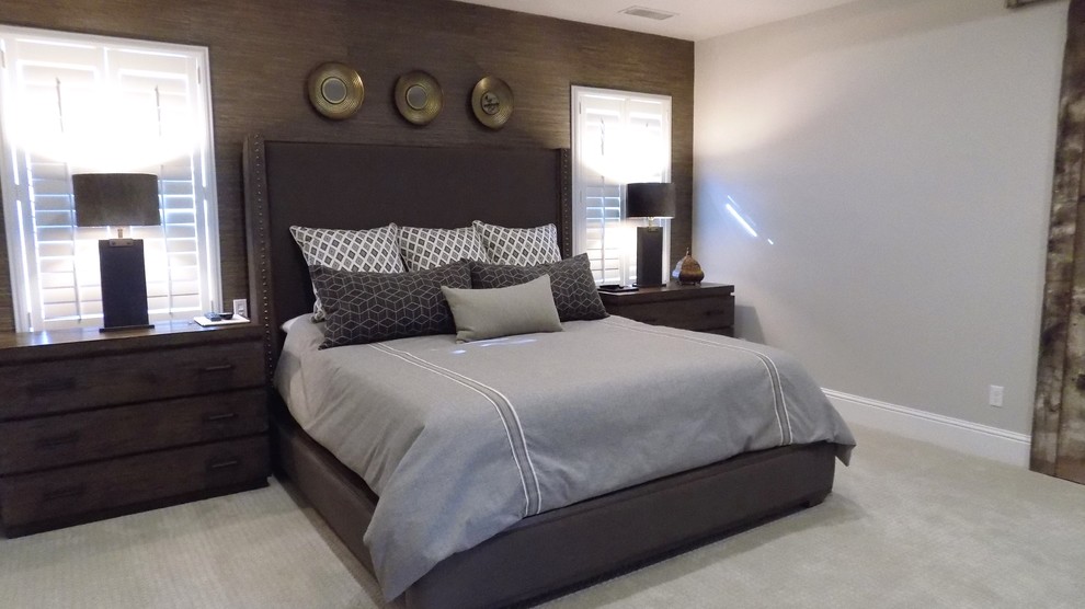 Cette image montre une chambre avec moquette rustique de taille moyenne avec un mur gris.