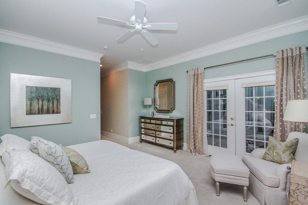 Bedroom - mid-sized transitional master carpeted bedroom idea in Atlanta with blue walls and no fireplace