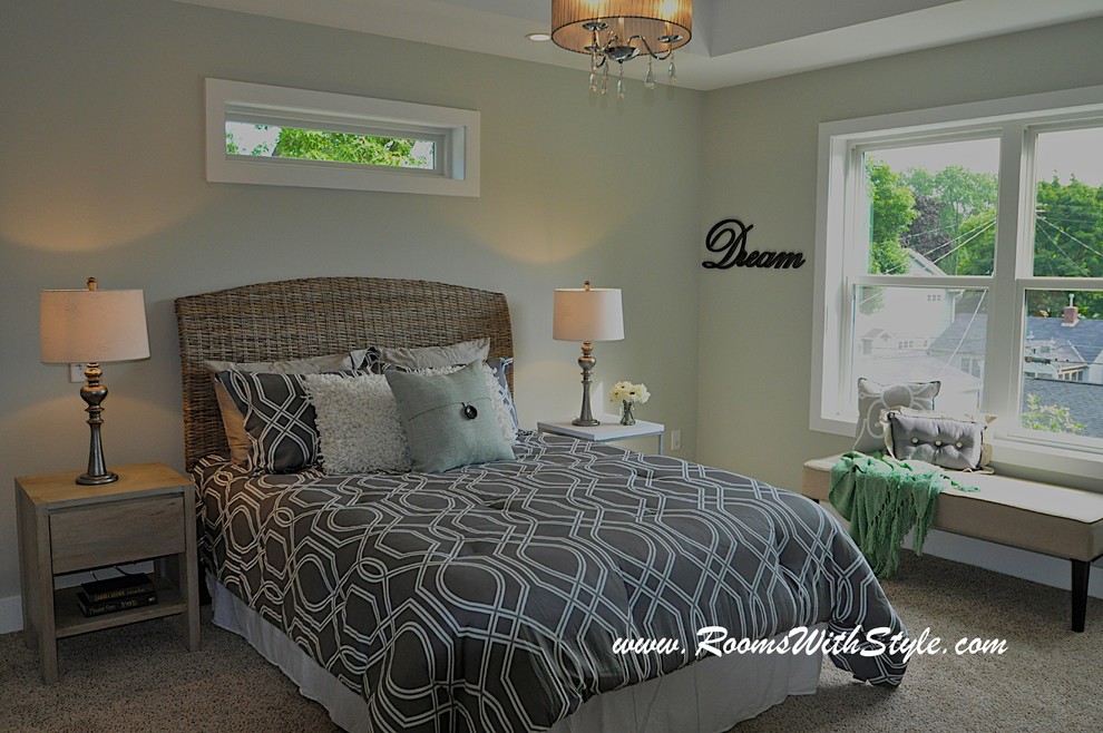 Foto de dormitorio principal minimalista con paredes grises y moqueta