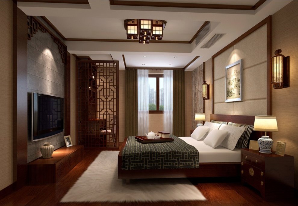 Cette image montre une très grande chambre parentale asiatique avec un mur beige, parquet foncé, aucune cheminée et un sol marron.